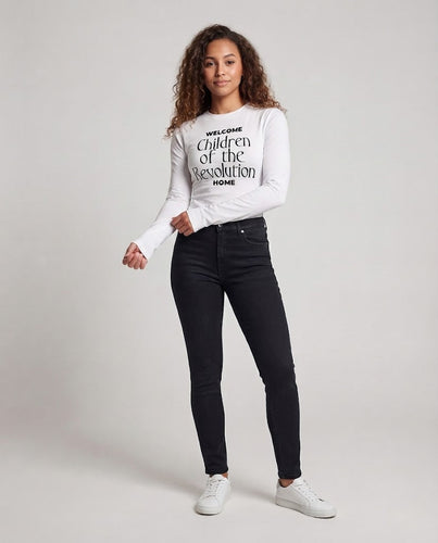Damen Enganliegendes Cropped-Langarmshirt mit Statement-Print Drune