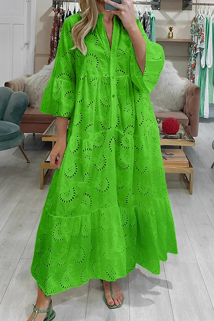 Elegantes Kleid mit Lochstickerei