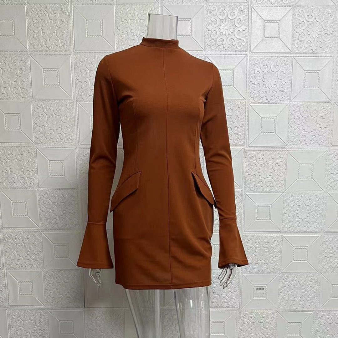 Drune | Schmal geschnittenes, langärmeliges, hüftumspielendes Kleid