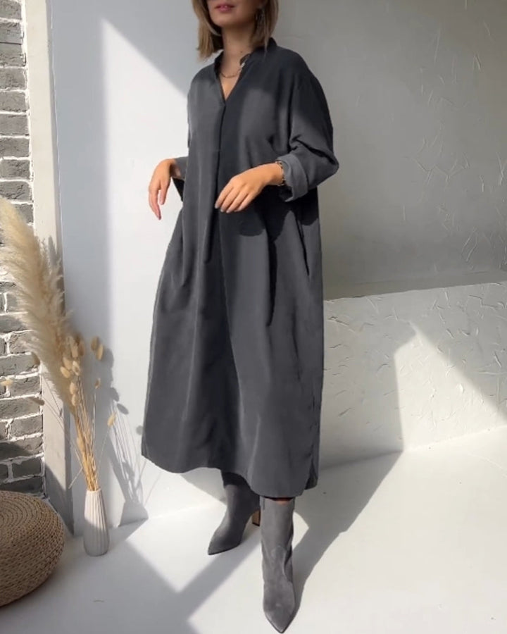 Drune | Taschenkleid mit V-Ausschnitt