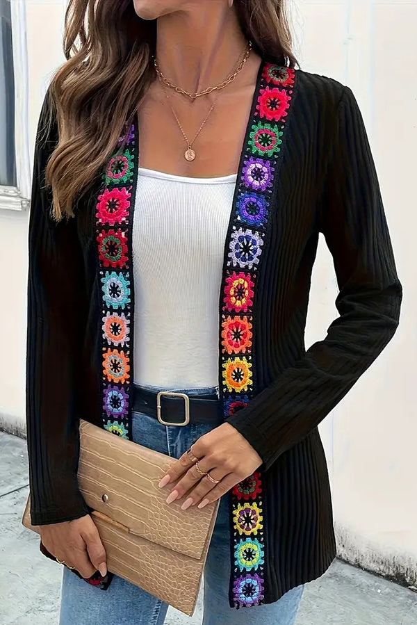 Drune | Strickcardigan mit Blumenrand und langen Ärmeln