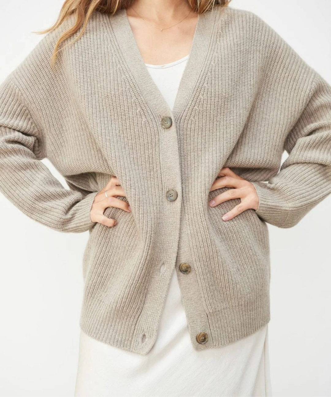 Drune | V-Ausschnitt-Cardigan für Frauen