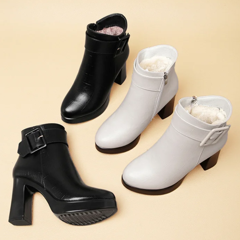 Drune | Flaschenstiefel mit High Heel und Fensterdesign für einen einzigartigen Stil