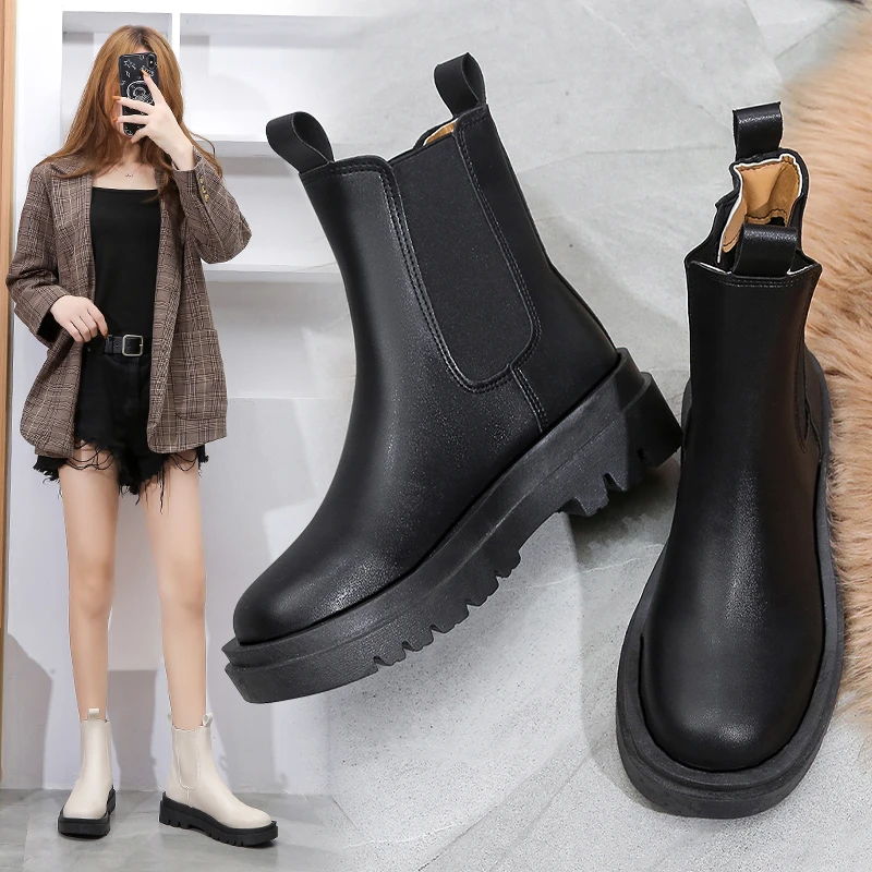 Drune | Damen Chelsea Boots mit Elastischen Seiten und Zugschlaufen