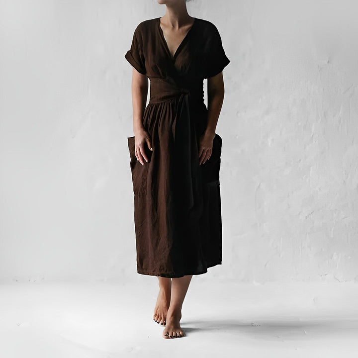 Drune - Strickkleid mit Schnürung und Taschen