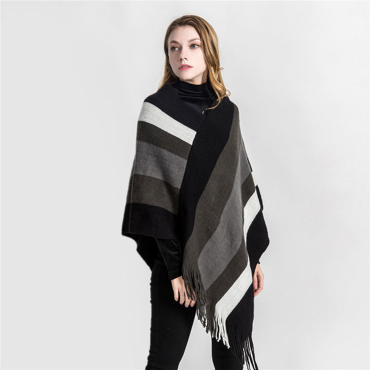 Damen Oversize‑Strickruana mit Fransensaum und diagonaler Blockstreifen‑Optik Drune