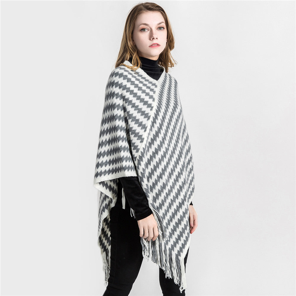 Damen Kaschmir‑Touch Ruana‑Poncho mit Zickzack‑Jacquard und Fransensaum Drune
