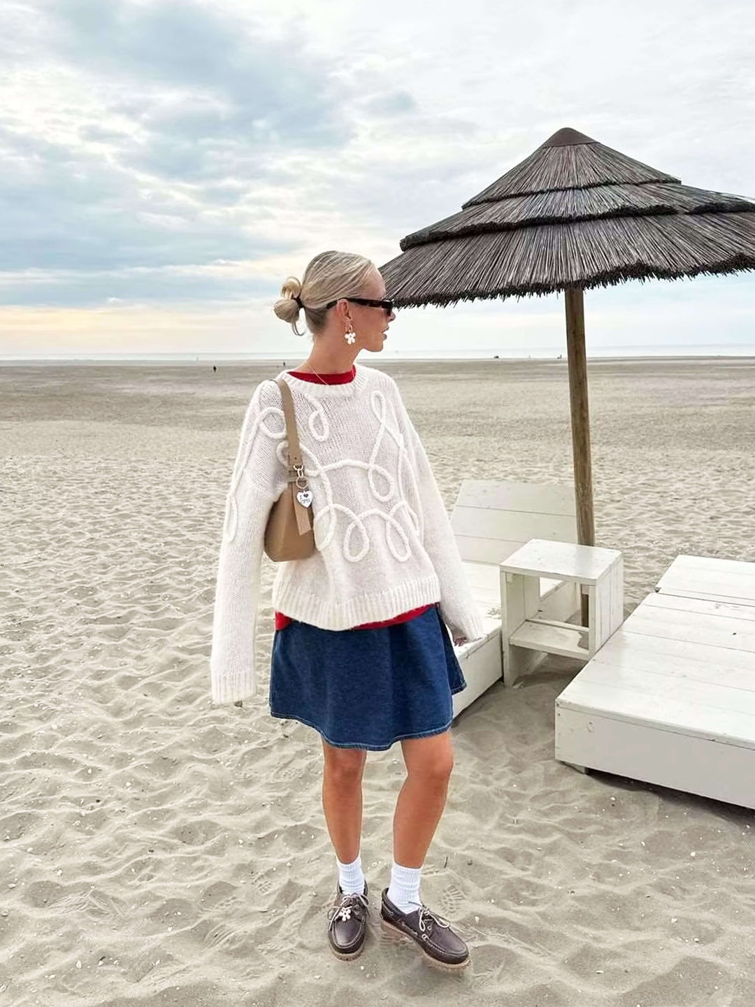 Drune | übergroßer Pullover mit eleganten Stickerei-Details