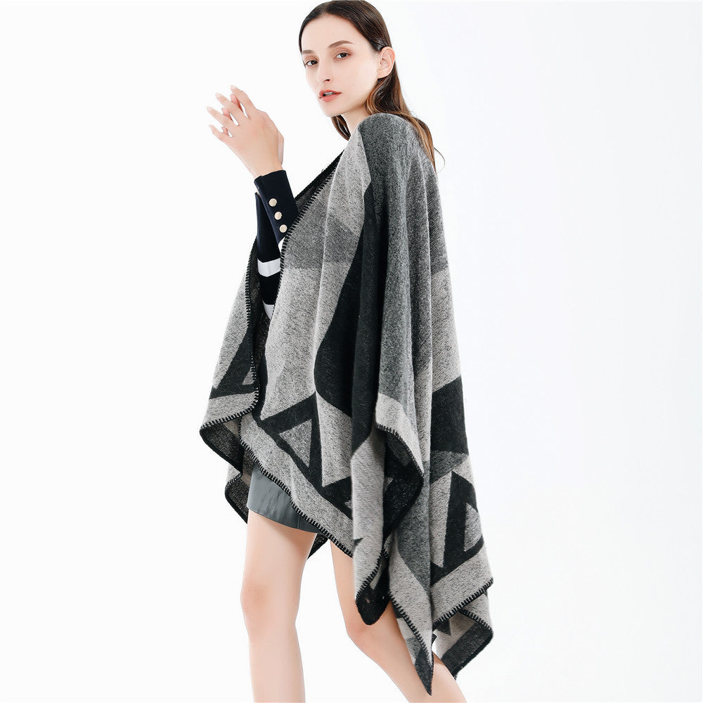 Damen Kastige Wollmix‑Ruana mit geometrischem Patchjacquard und Ziernaht Drune