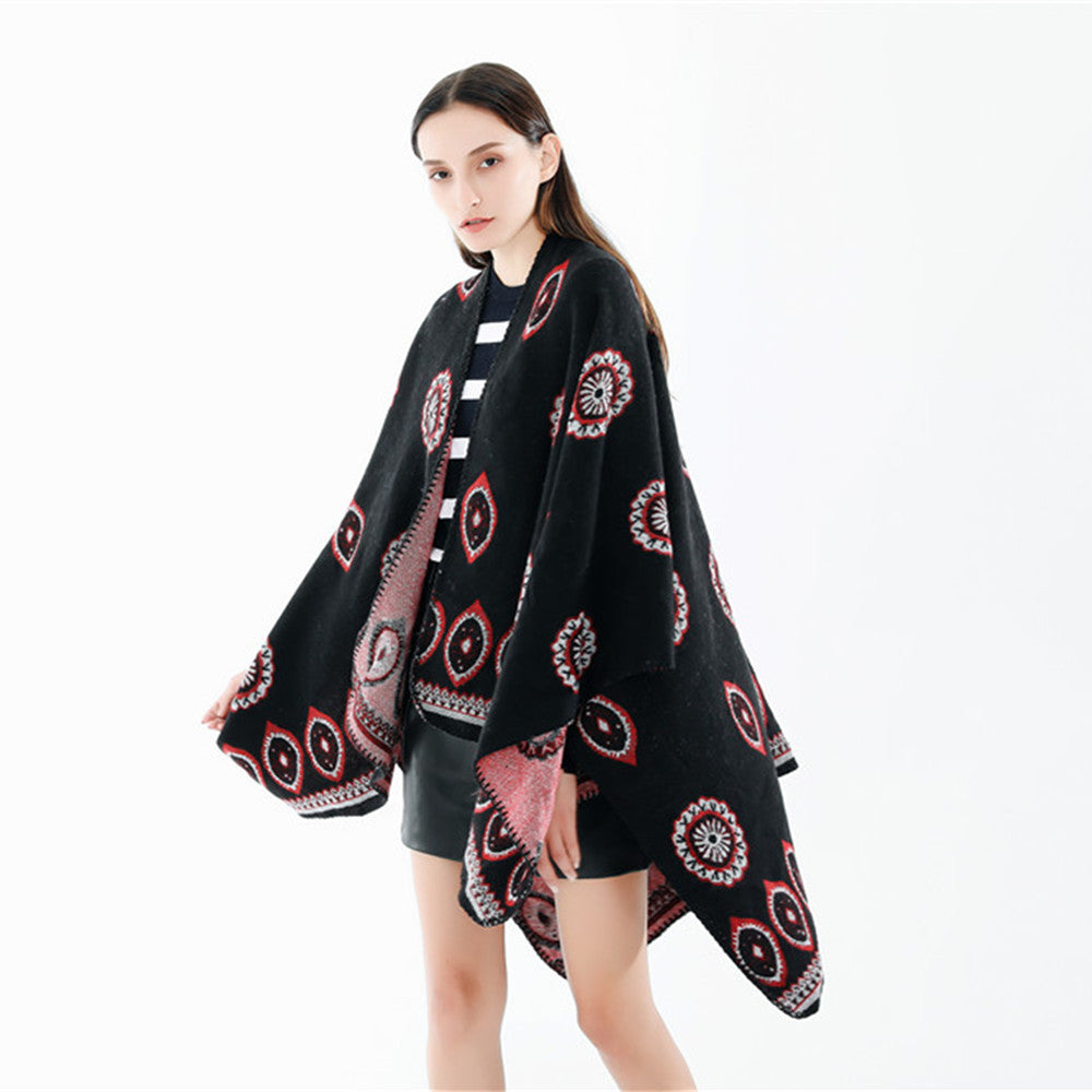 Damen Oversize-Ruana mit gewebtem Medaillon‑Jacquard und offenem Kimono‑Fall Drune