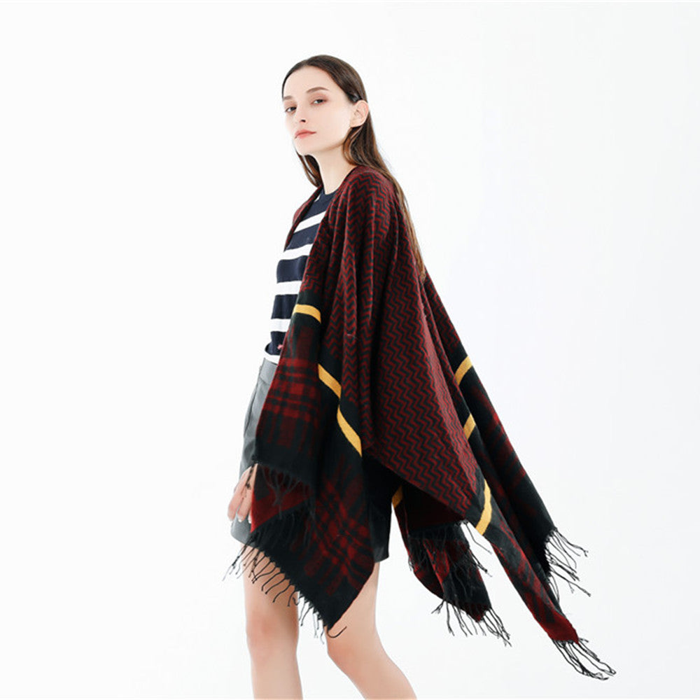 Damen Oversize-Umhangponcho aus Wollmix mit Karomuster, Zickzackjacquard und Fransensaum Drune