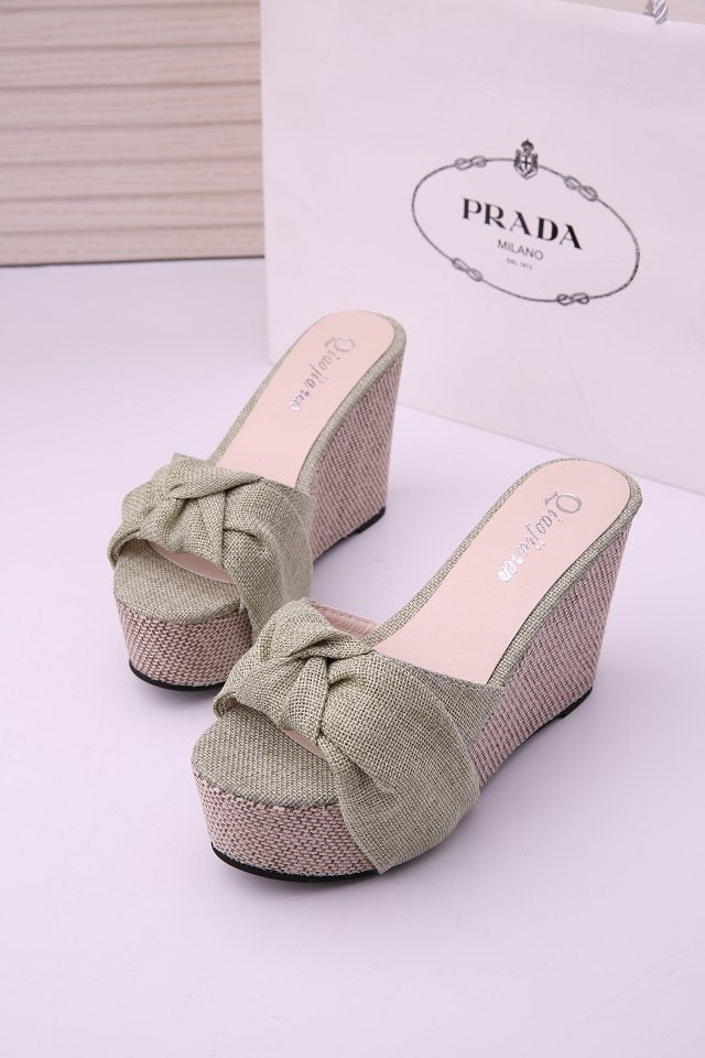Damen nan Keil-Pantolette mit hohem Bast-Plateau und gedrehtem Textilriemen Drune