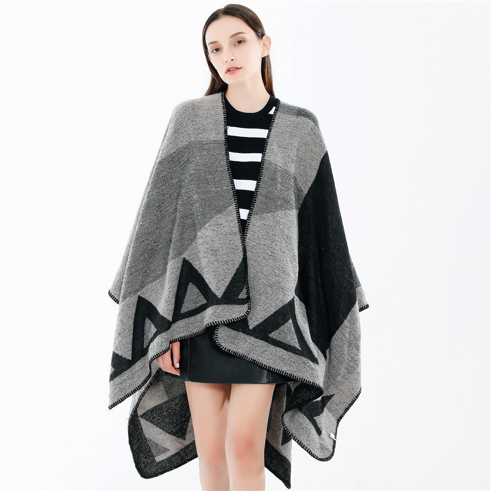Damen Kastige Wollmix‑Ruana mit geometrischem Patchjacquard und Ziernaht Drune