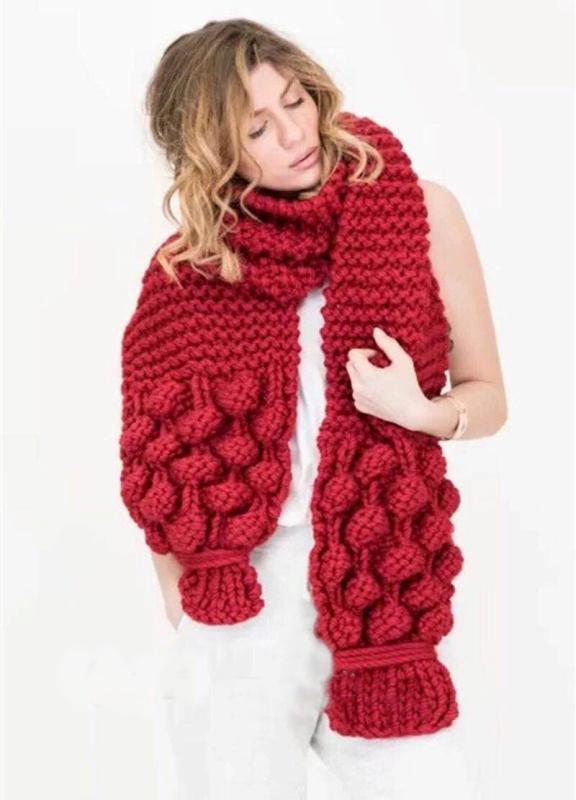 Damen Kuscheliger, handgefertigter Strickschal mit modischem Zopfmuster und extra weitem Design Drune
