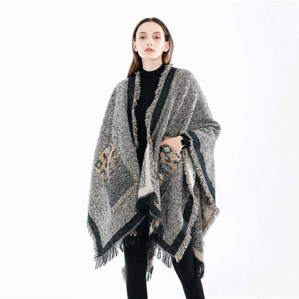 Damen Oversize-Ruana-Poncho im wolligen Mix mit Fransen und Kontrastkante Drune