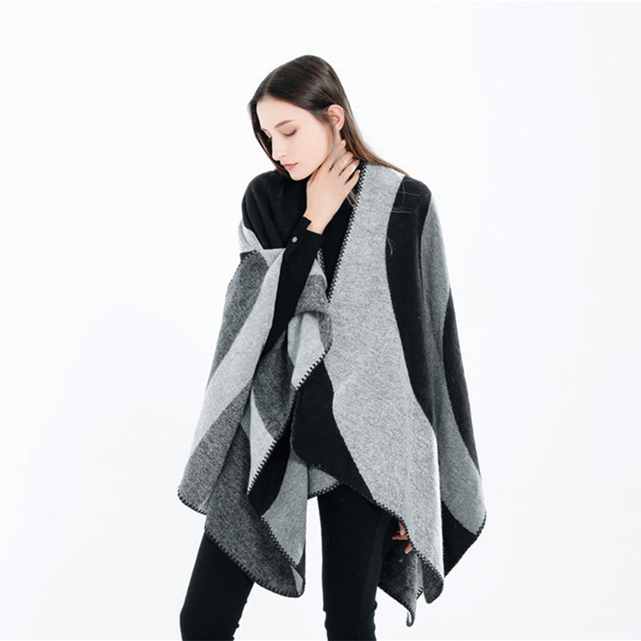 Damen Weichfallender Cape‑Überwurf im Oversize‑Ruana‑Stil mit kontrastierenden Rundflächen und Zierkettnaht Drune
