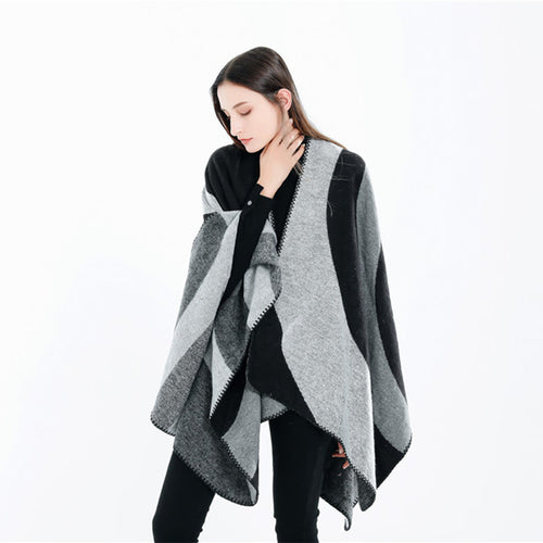 Damen Weichfallender Cape‑Überwurf im Oversize‑Ruana‑Stil mit kontrastierenden Rundflächen und Zierkettnaht Drune