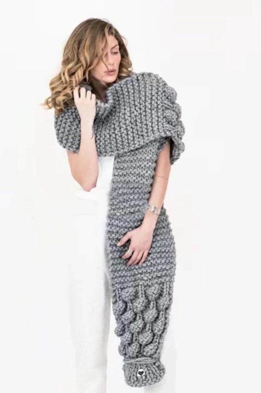 Damen Kuscheliger, handgefertigter Strickschal mit modischem Zopfmuster und extra weitem Design Drune