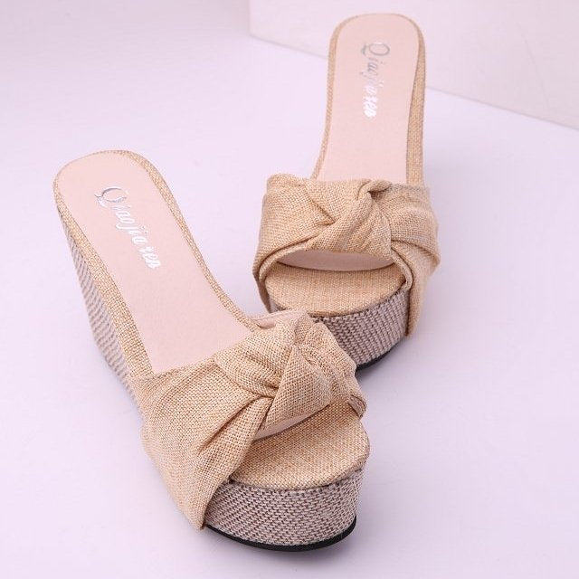 Damen nan Keil-Pantolette mit hohem Bast-Plateau und gedrehtem Textilriemen Drune