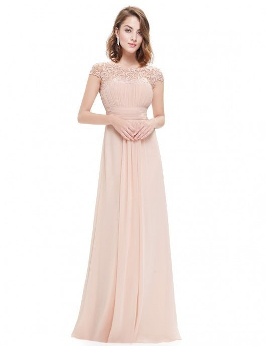 Damen Hochzeitskleid mit eleganten Spitzenapplikationen und fließendem Rock Drune