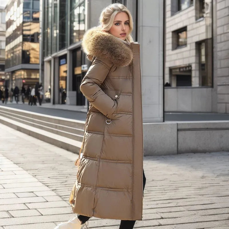 Drune | Damen lange Winterjacke mit Pelzmütze und Gürtel