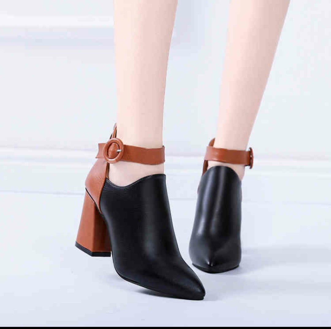 Damen Stiefeletten mit modischem Blockabsatz und geflochtenem Riemendesign Drune