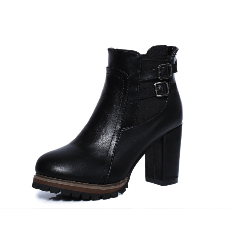 Damen nan elegante Plateau-Stiefelette mit robuster Profilsohle, hohem Blockabsatz und doppeltem Schnallenriemen Drune