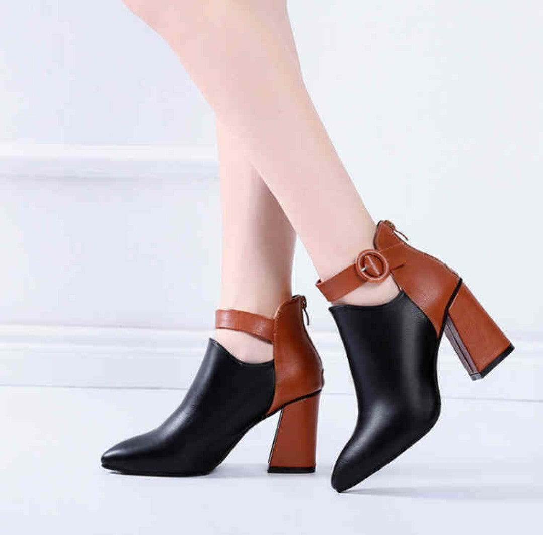 Damen Stiefeletten mit modischem Blockabsatz und geflochtenem Riemendesign Drune