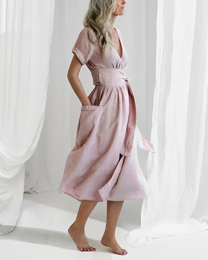 Drune - Strickkleid mit Schnürung und Taschen