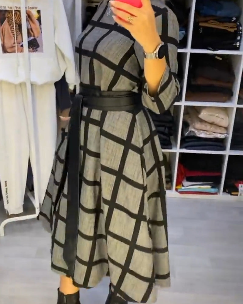 Drune | Linien Kleid mit Karomuster und Rundhalsausschnitt