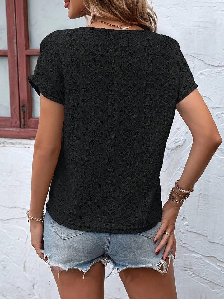 Drune – T-Shirt Mit Eingekerbtem Ausschnitt Und Lochstickerei