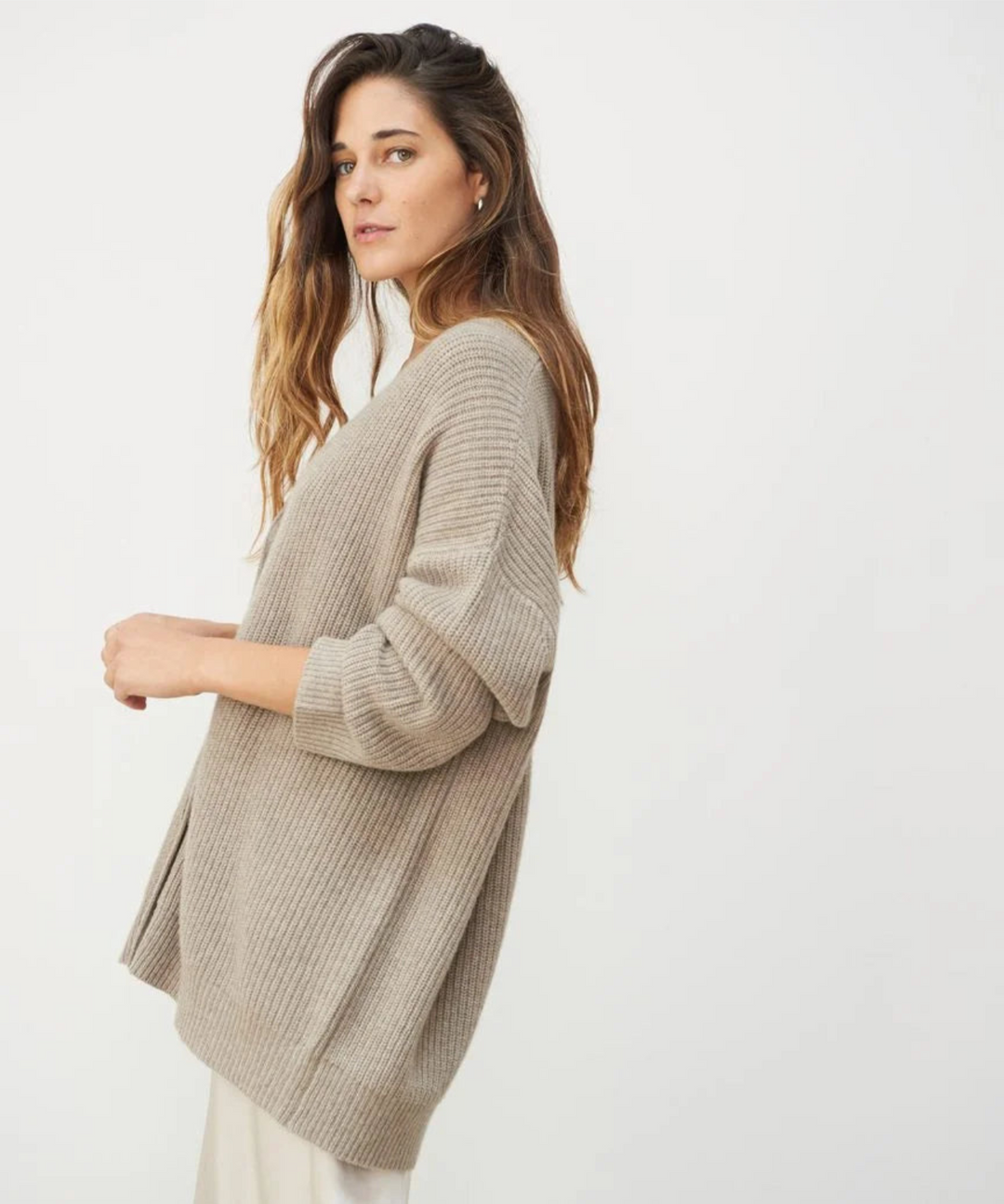 Drune | V-Ausschnitt-Cardigan für Frauen
