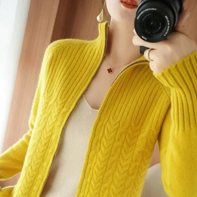 Drune | Gestrickte Jacke Damen Mit Reißverschluss Und Kabelstrickdetails