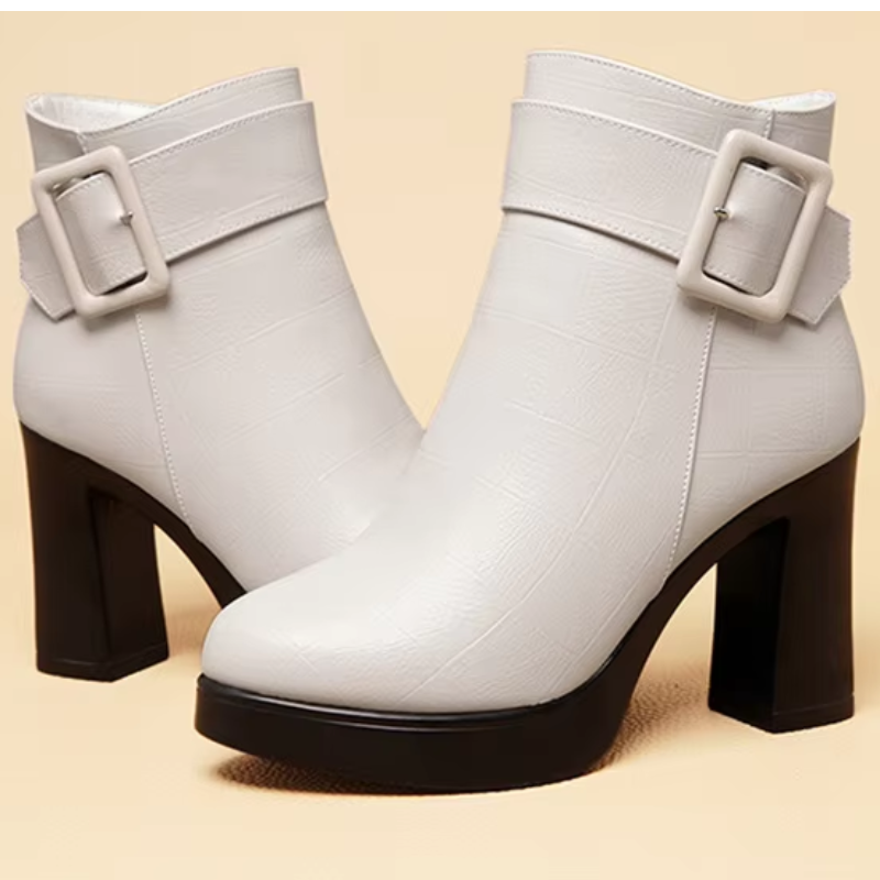 Drune | Flaschenstiefel mit High Heel und Fensterdesign für einen einzigartigen Stil