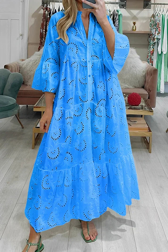 Elegantes Kleid mit Lochstickerei