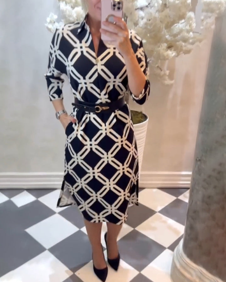 Drune | Kleid mit Geometrischem Print und Seitlichem Schlitz