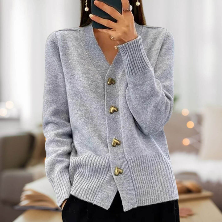 Drune | Stylish cardigan with heart button accents