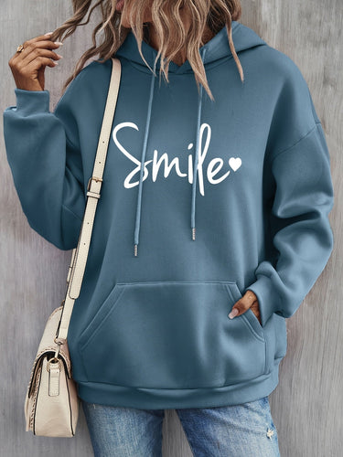 Drune | gemütlicher Smile Print Hoodie mit Kordelzug für Frauen