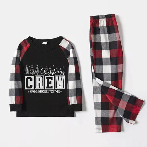Drune | Weihnachtsfamilien-Matching-Pyjama - Rote und graue karierte Pjs mit „Christmas Crew Making Memories Together“ Druck