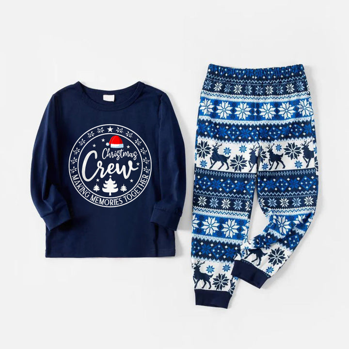 Drune | Freudevolle blaue Weihnachts-Pyjama-Set mit Weihnachtsmannmütze und "Christmas Crew Making Memories Together" Druck