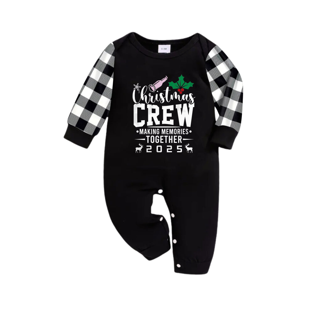 Drune | Schwarz-weiß kariertes Weihnachts-Pyjama-Set mit "Christmas Crew Making Memories Together" Textdruck