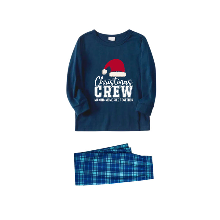 Drune | Weihnachtsfamilien-Pyjama-Set in Marine und Himmelblau Überprüfung mit "Christmas Crew Making Memories Together" und Weihnachtsmannhut-Muster Druck