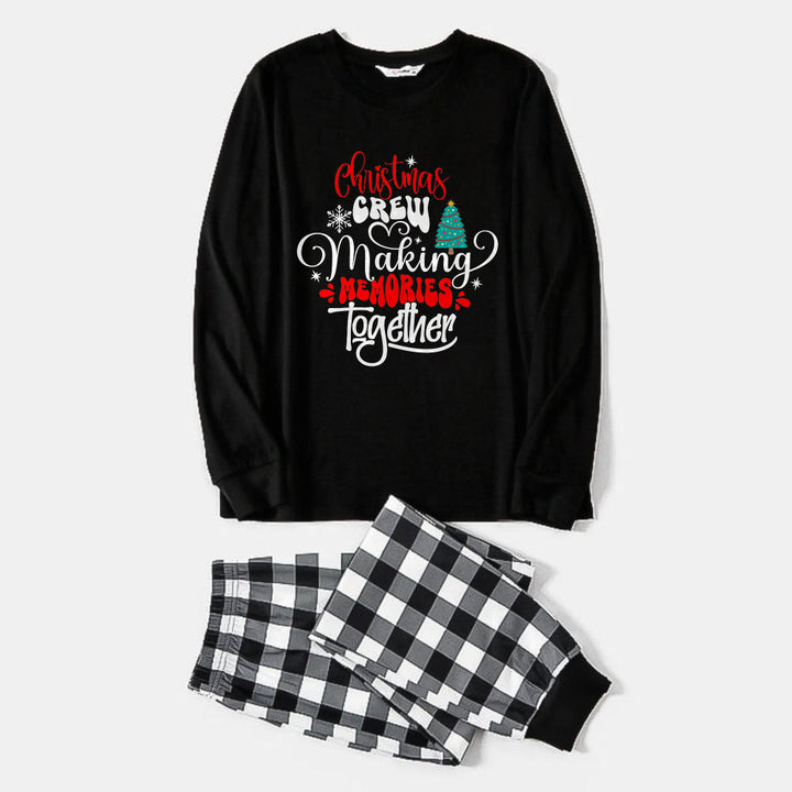 Drune | Schwarz-weiß kariertes Weihnachts-Pyjama-Set mit buntem Textdruck "Weihnachtscrew macht gemeinsam Erinnerungen"