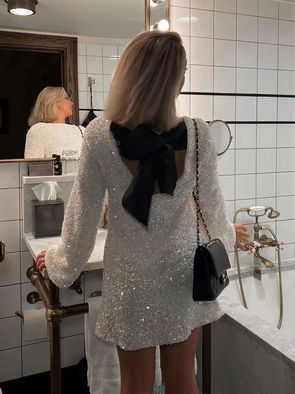 Drune Kleid | Elegantes Glitzerkleid mit Schleifenverschluss am Rücken