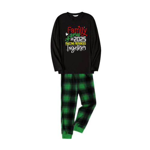 Drune | Weihnachtsfamilienpassende Pyjamas - Schwarzes Oberteil und grüne Karohosen Pjs Set mit 