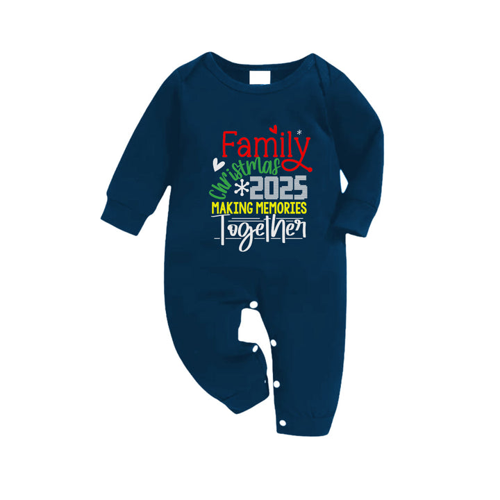 Drune | Weihnachtliche Familien-Pyjamas im Partnerlook - Navy & Himmelblau Karierte PJs Set mit "Familienweihnachten 2025 Erinnerungen Gemeinsam Schaffen" Künstlerischer Schriftzug Druck
