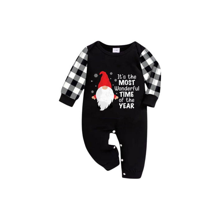 Drune | Schwarz-weiß kariertes Kurzarm-Weihnachtspyjama-Set mit Gnom und Weihnachtsmann-Zitaten