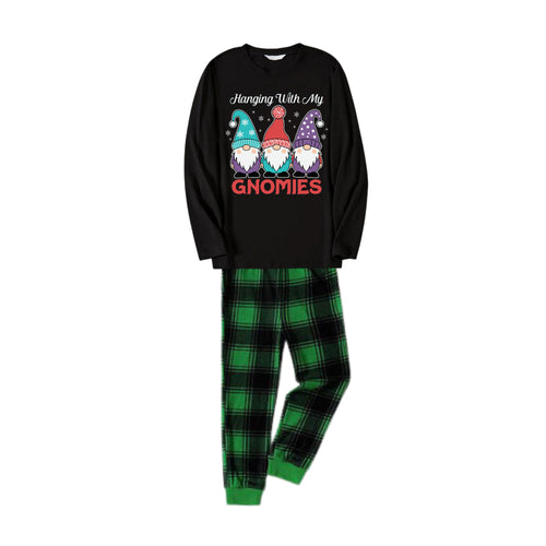 Drune | Christmas Familie passende Pyjamas - Schwarzes Oberteil und grüne Karohose Pjs Set mit Gnome Familie und Weihnachts-Slogan-Druck