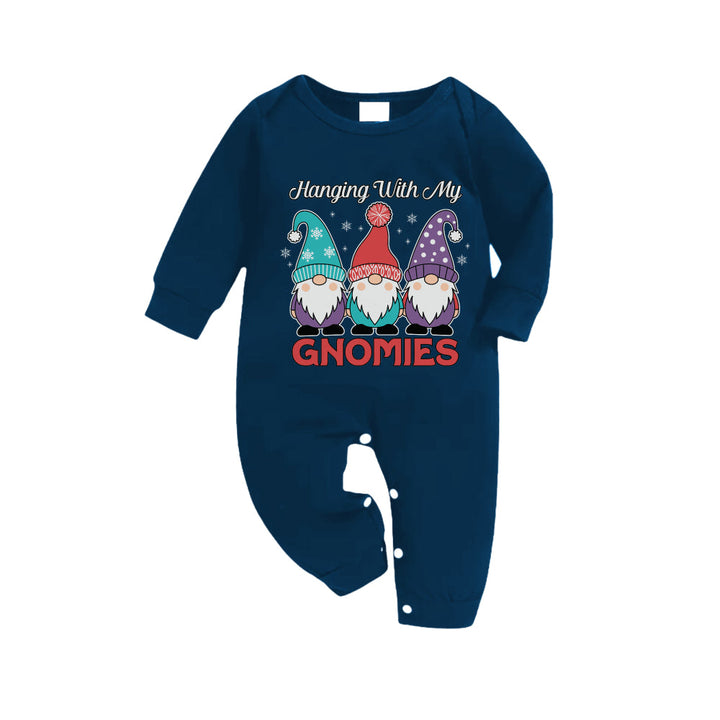 Drune | Weihnachtsfamilien-Matching-Pajamas-Navy & Himmelblau Karierter Pyjama-Set mit "Hänge mit meinen Gnomen" und Gnom Zeichentrickdruck