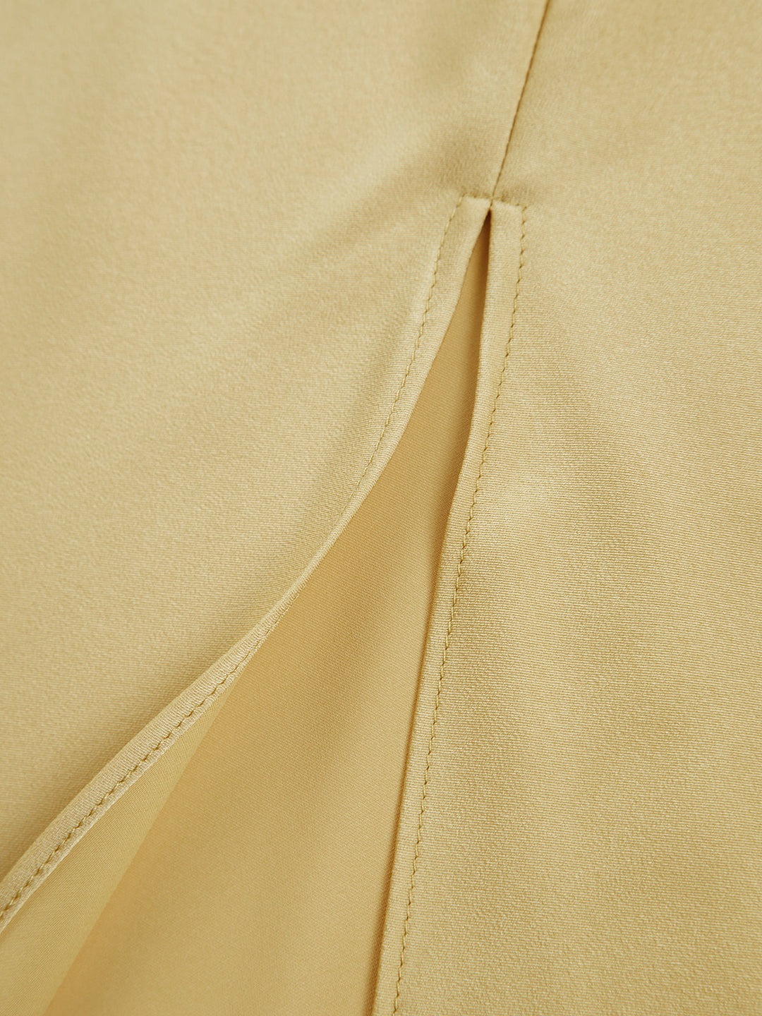 Drune | Satin Maxi Kleid mit Offenem Rücken